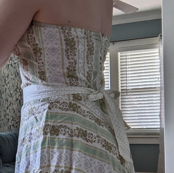 Strapless dress. - Picture 8 of 8